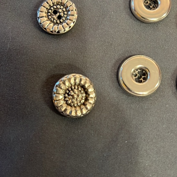 10 Vintage metal buttons two types - Picture 5 of 5